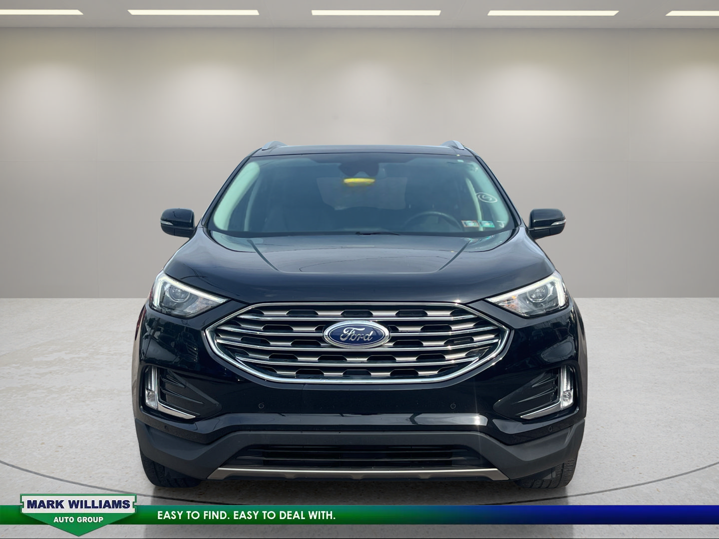 Used 2022 Ford Edge Titanium AWD/4WD image 2