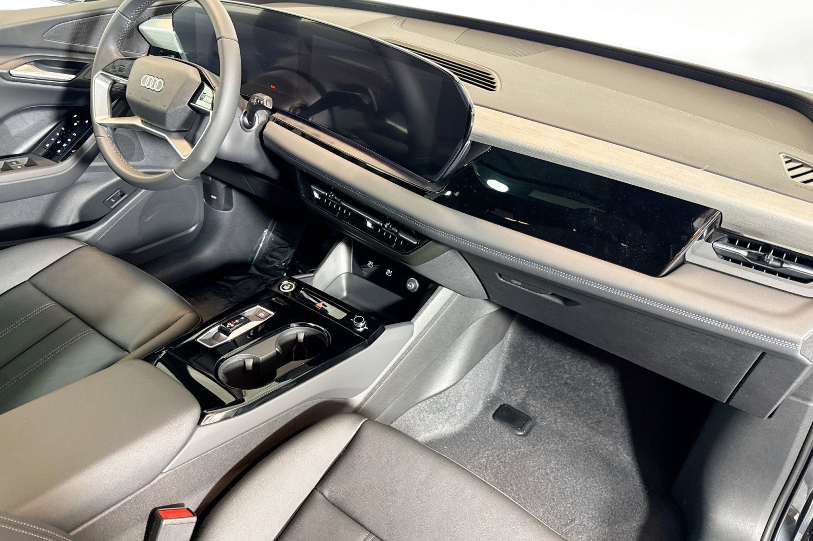 New 2027 Audi Q6 e-tron Premium image 26