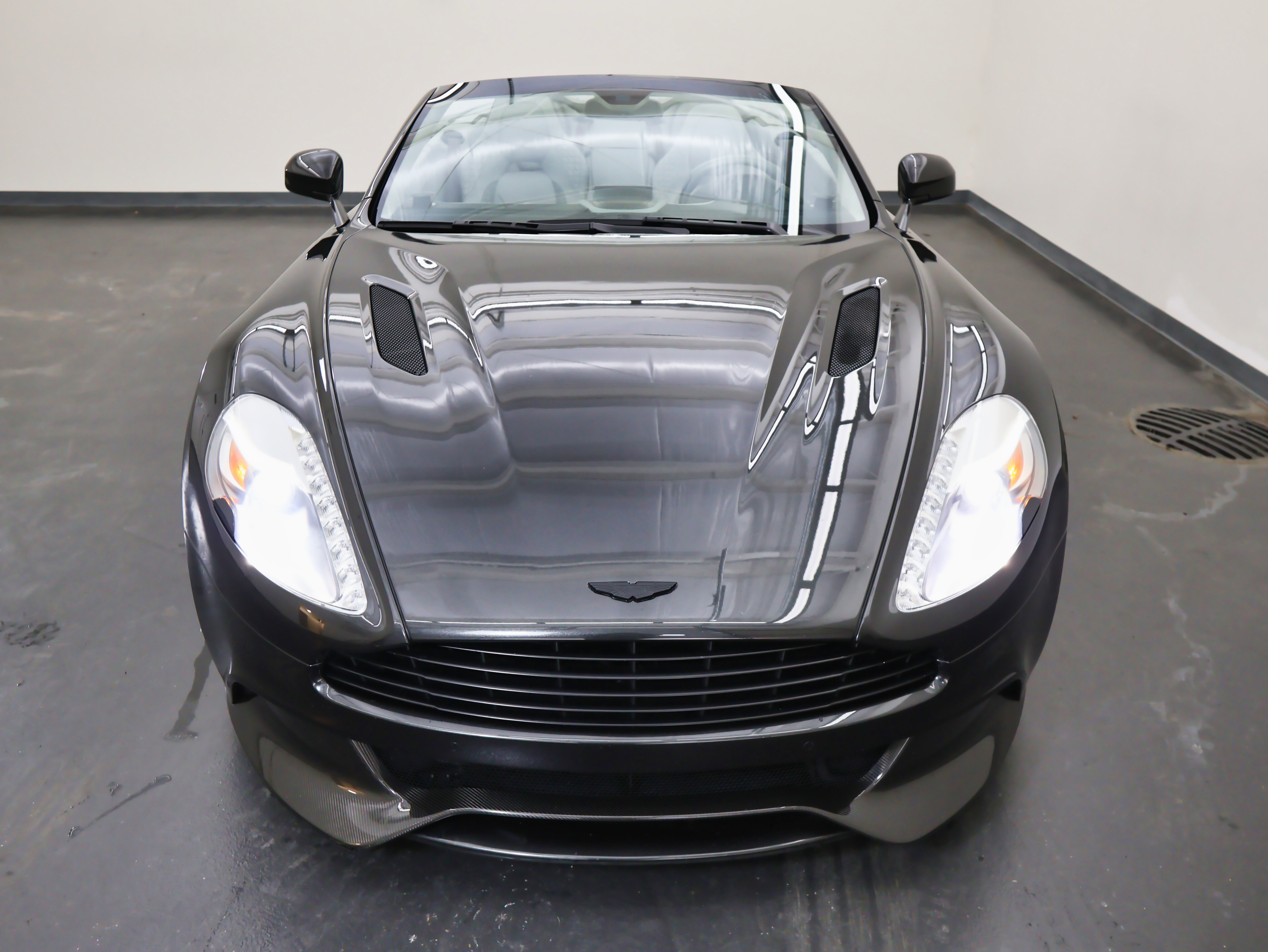 Used 2014 Aston Martin Vanquish Volante image 10