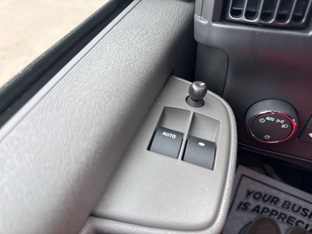 Used 2025 Chevrolet Express 3500 LT w/ LT Preferred Equipment Group image 7