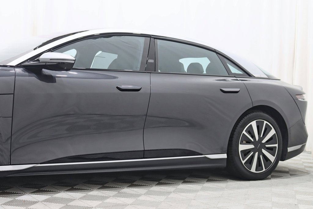 Used 2022 Lucid Air Grand Touring image 3