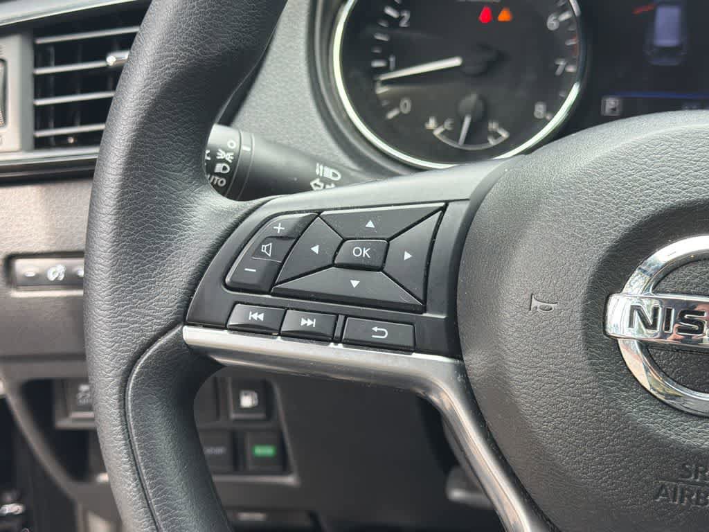 Used 2020 Nissan Rogue S FWD image 22
