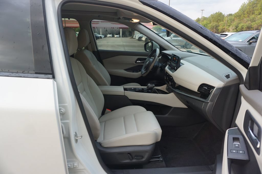 Used 2023 Nissan Rogue SL w/ SL Premium Package FWD image 17
