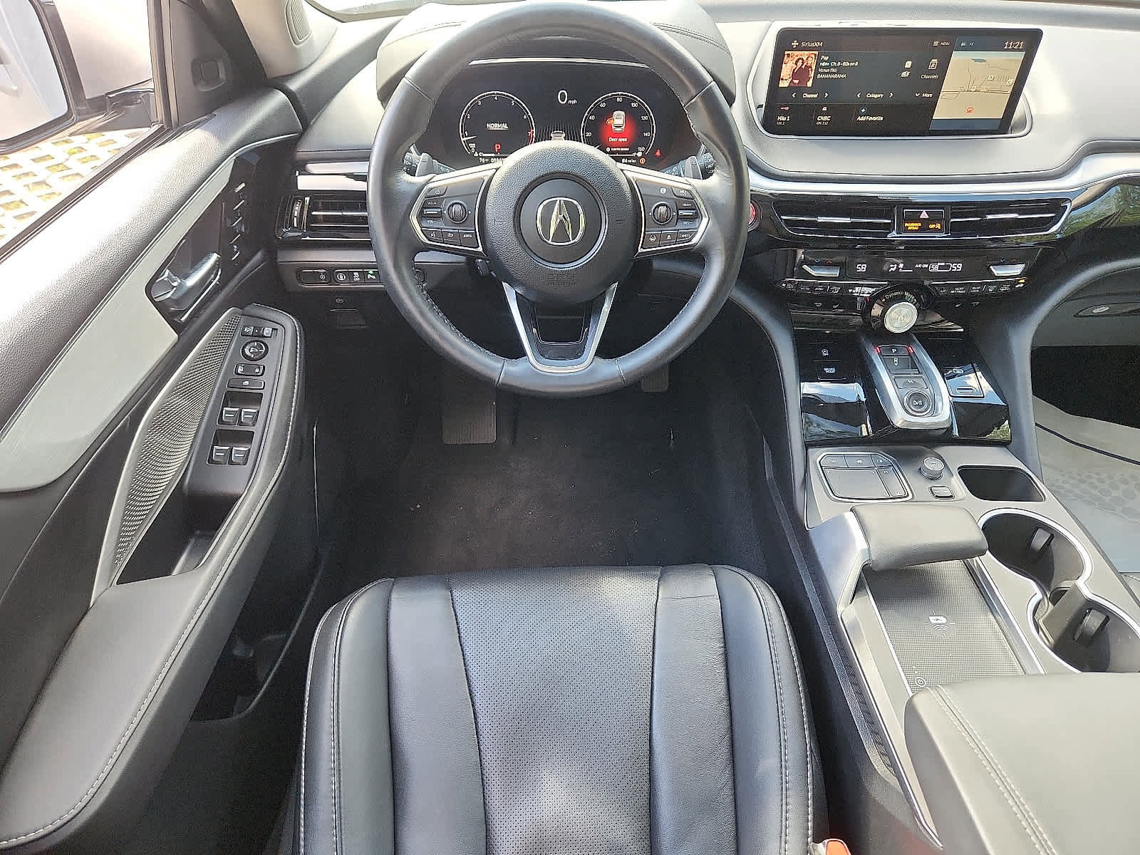 Used 2023 Acura MDX SH-AWD w/ Technology Package image 12