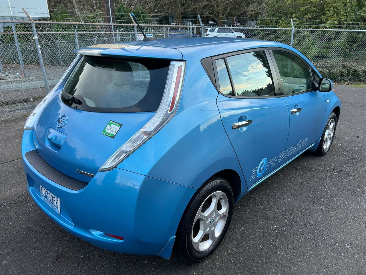 Used 2012 Nissan Leaf SL w/ Eco Design Pkg image 5
