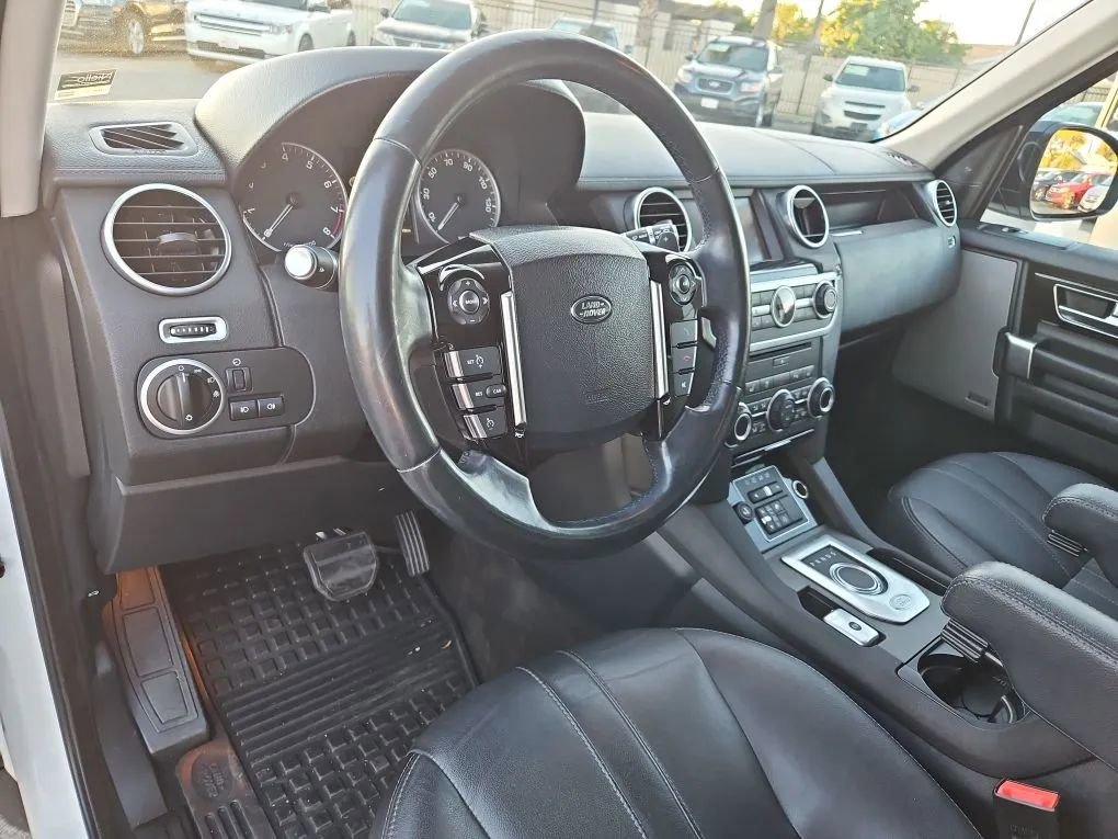 Used 2016 Land Rover LR4 HSE Silver Edition image 17