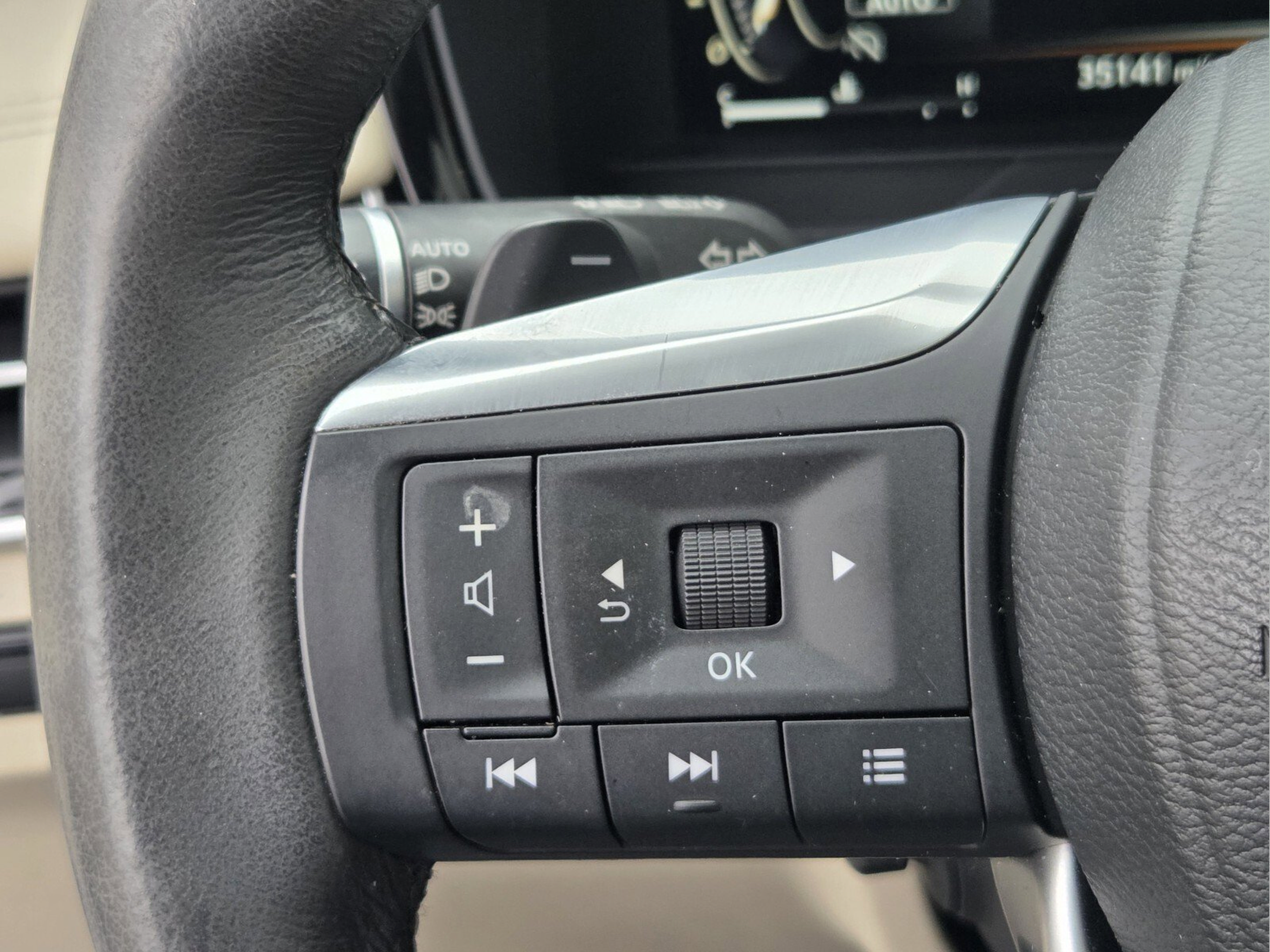 Used 2023 INFINITI QX60 Luxe w/ Cargo Package AWD/4WD image 16