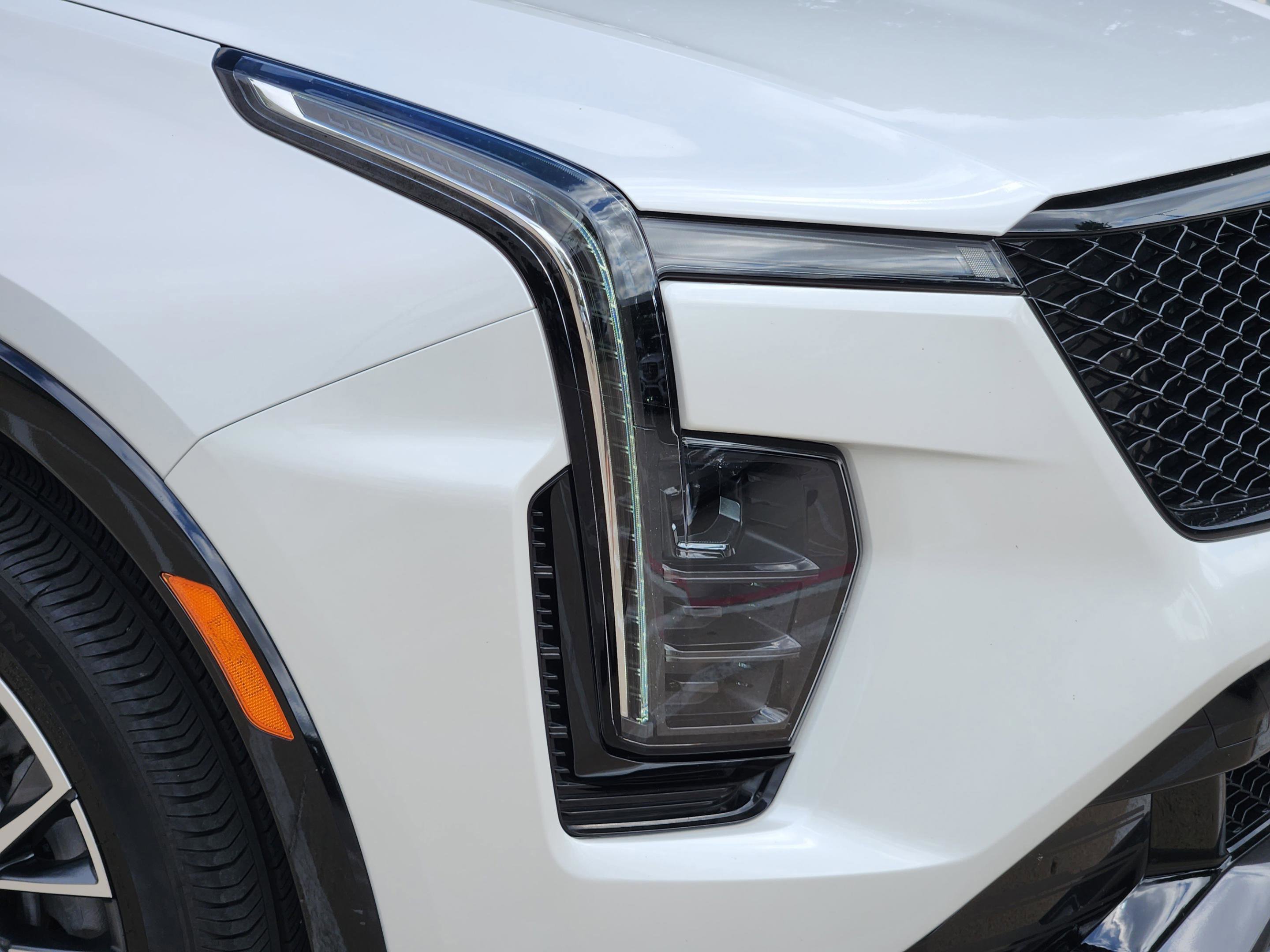 Used 2025 Cadillac XT4 Sport FWD image 27