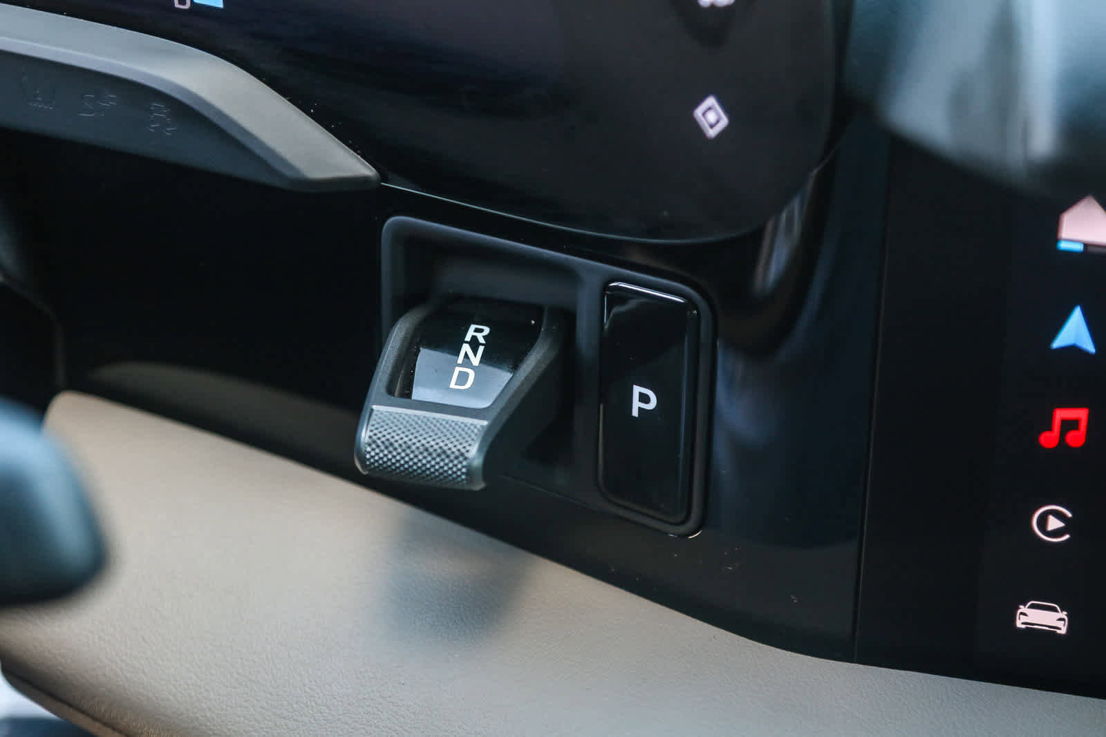 Used 2025 Porsche Taycan 4S image 25