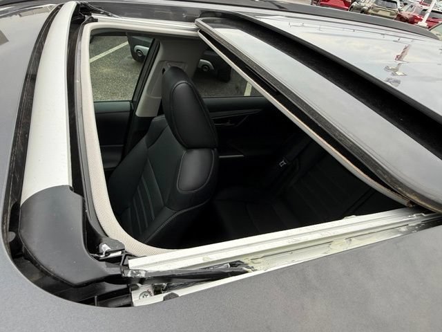 Used 2025 Toyota RAV4 XLE Premium w/ Weather Package AWD/4WD image 6