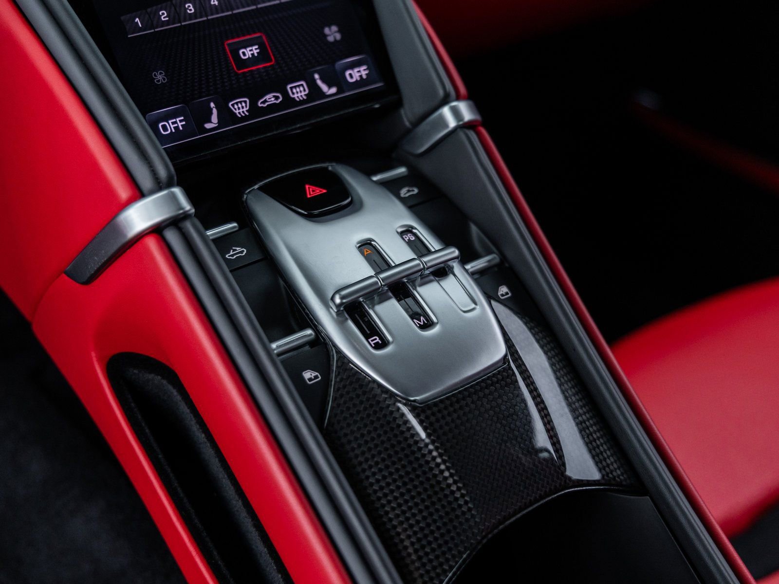 Used 2024 Ferrari Roma Spider image 40