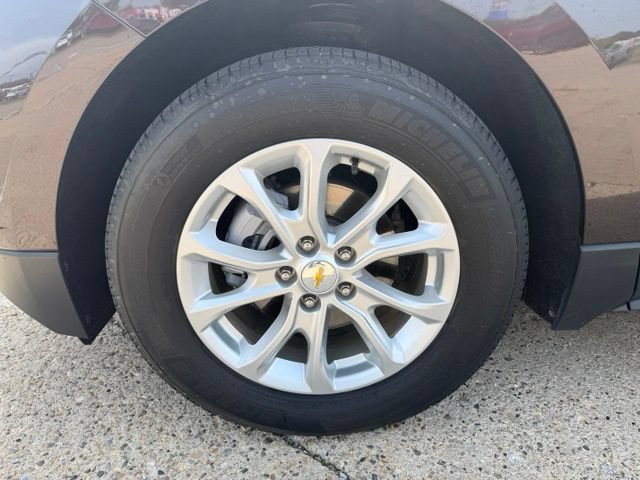 Used 2020 Chevrolet Equinox LT w/ Driver Convenience Package FWD image 9