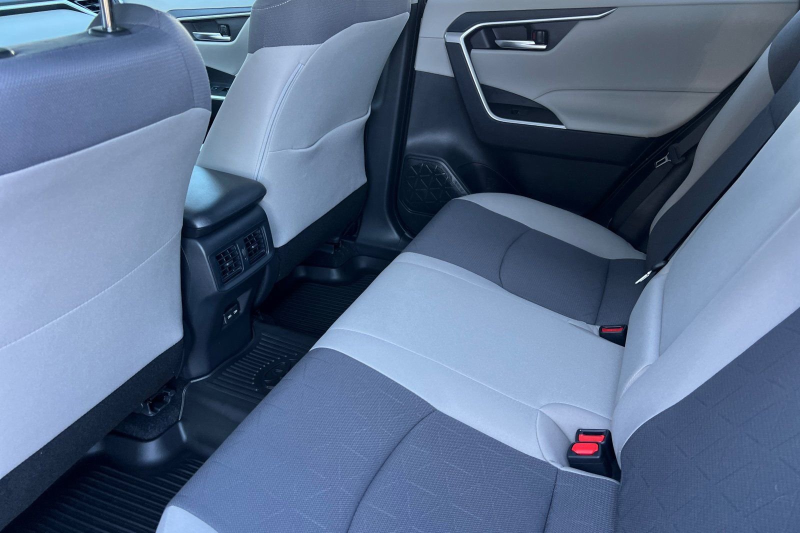 New 2025 Toyota RAV4 XLE w/ Weather Package image 9