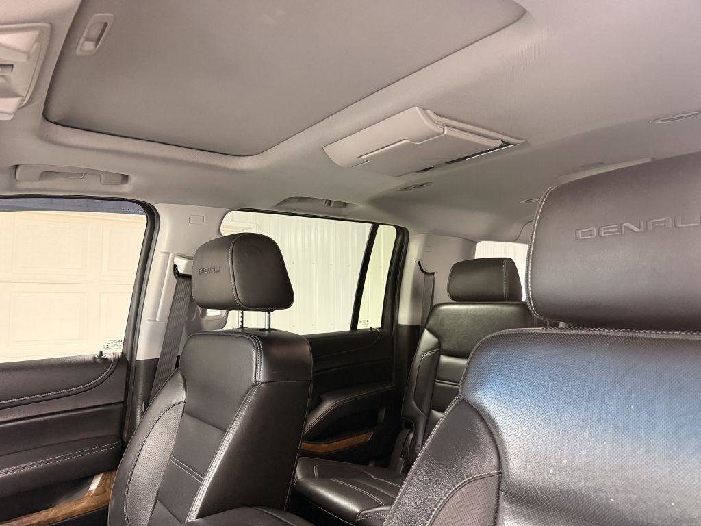 Used 2019 GMC Yukon XL Denali w/ Denali Ultimate Package image 12