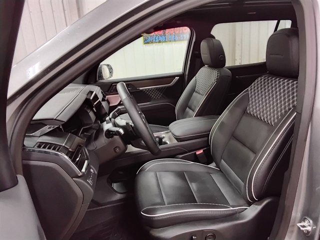 Used 2025 GMC Acadia Denali w/ Super Cruise Package image 10