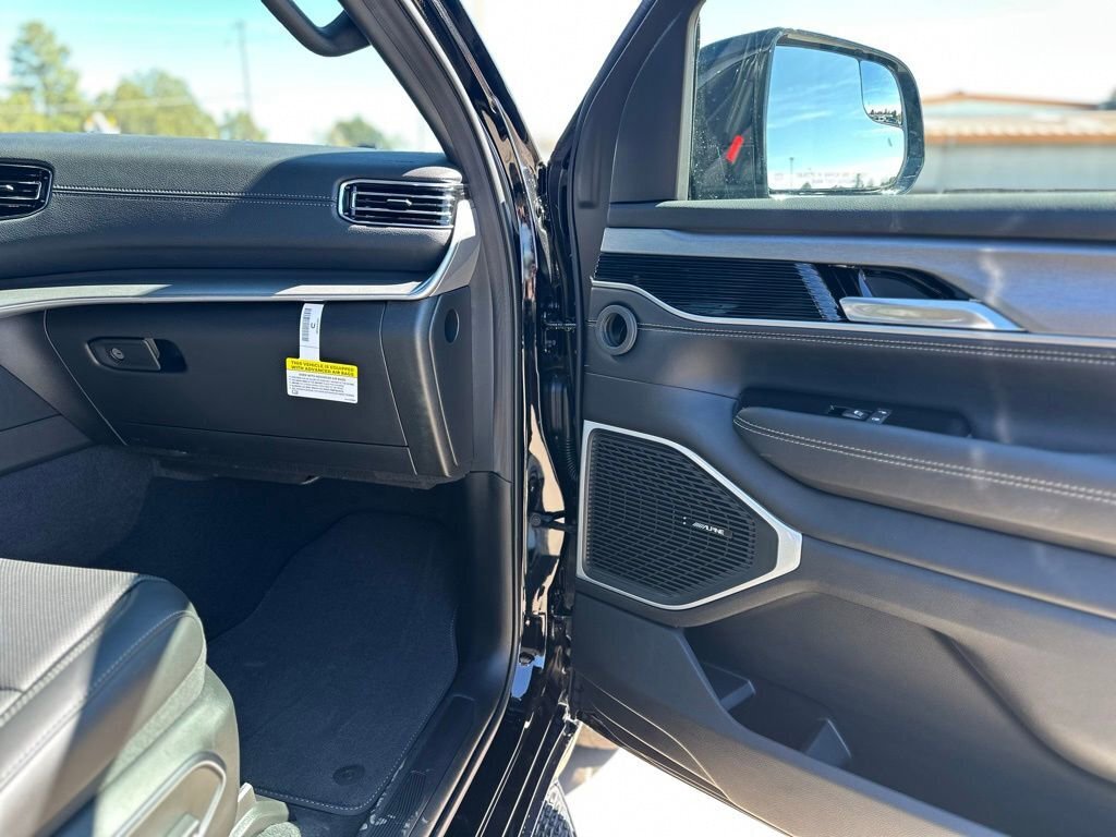 New 2026 Jeep Grand Wagoneer 4WD image 8