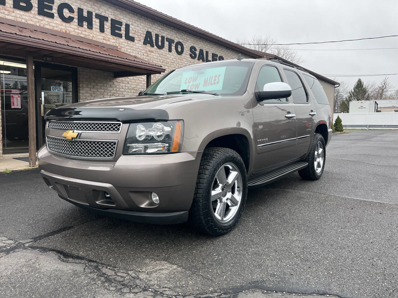 Used 2013 Chevrolet Tahoe LTZ image 2