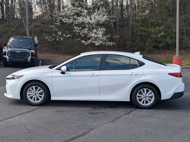 Used 2025 Toyota Camry LE w/ Convenience Package image 4