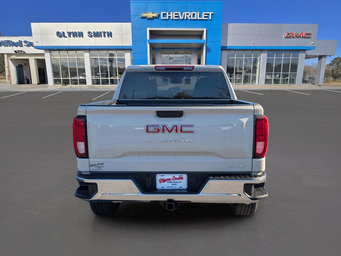 New 2026 GMC Sierra 1500 SLE image 9