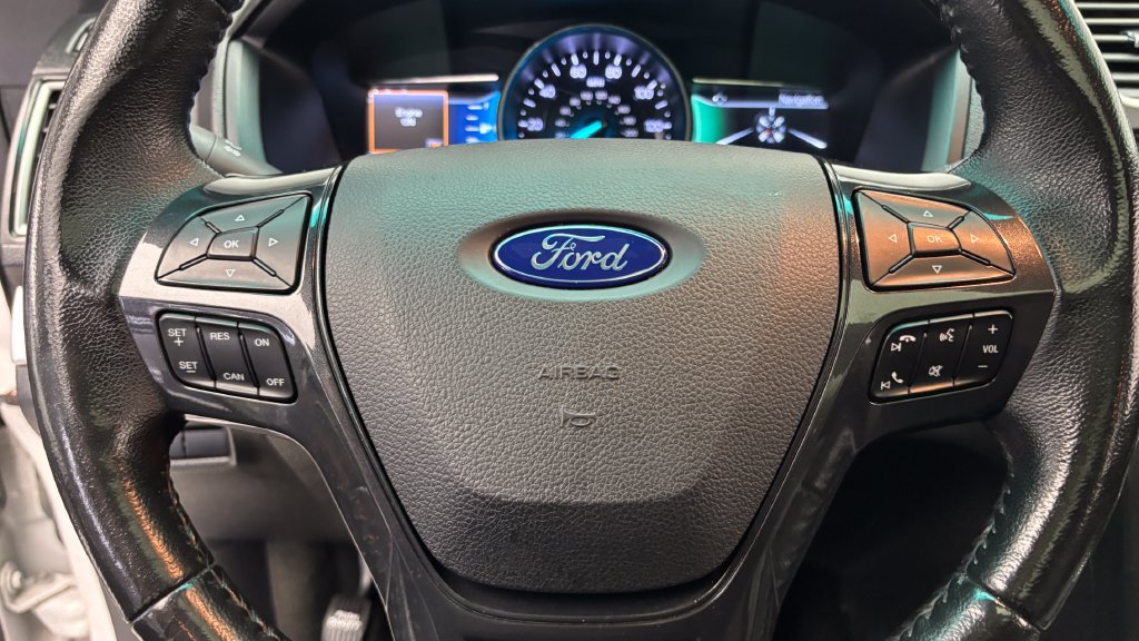 Used 2017 Ford Explorer XLT w/ Equipment Group 202A AWD/4WD image 21