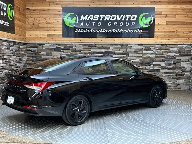 Used 2023 Hyundai Elantra Blue FWD image 9