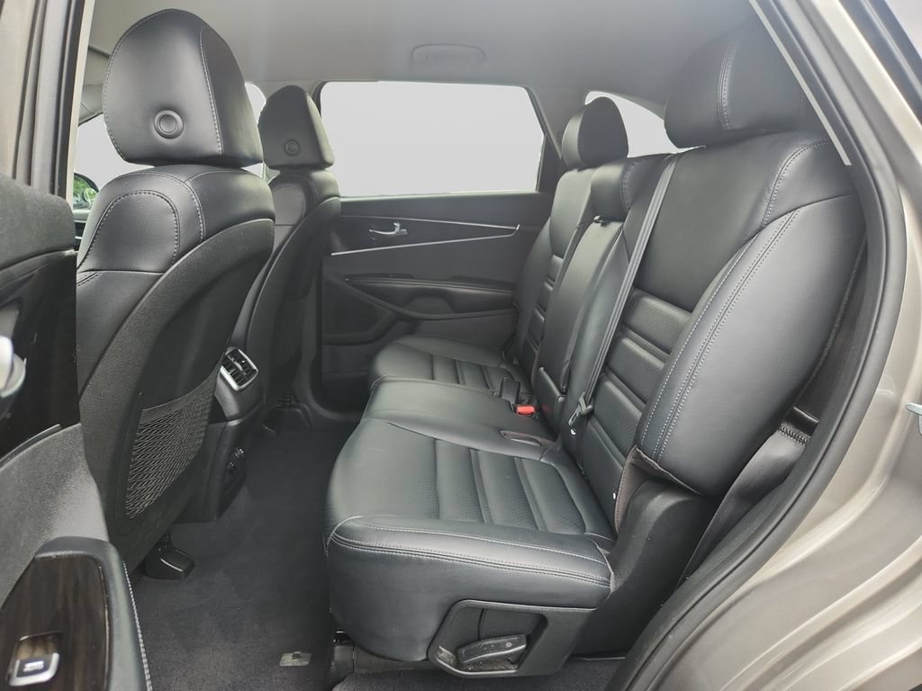 Used 2019 Kia Sorento EX AWD/4WD image 16