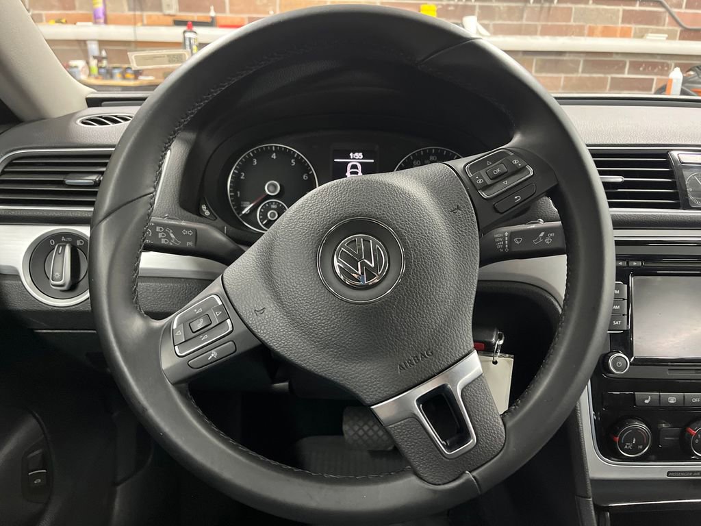 Used 2013 Volkswagen Passat 2.5 SE image 21