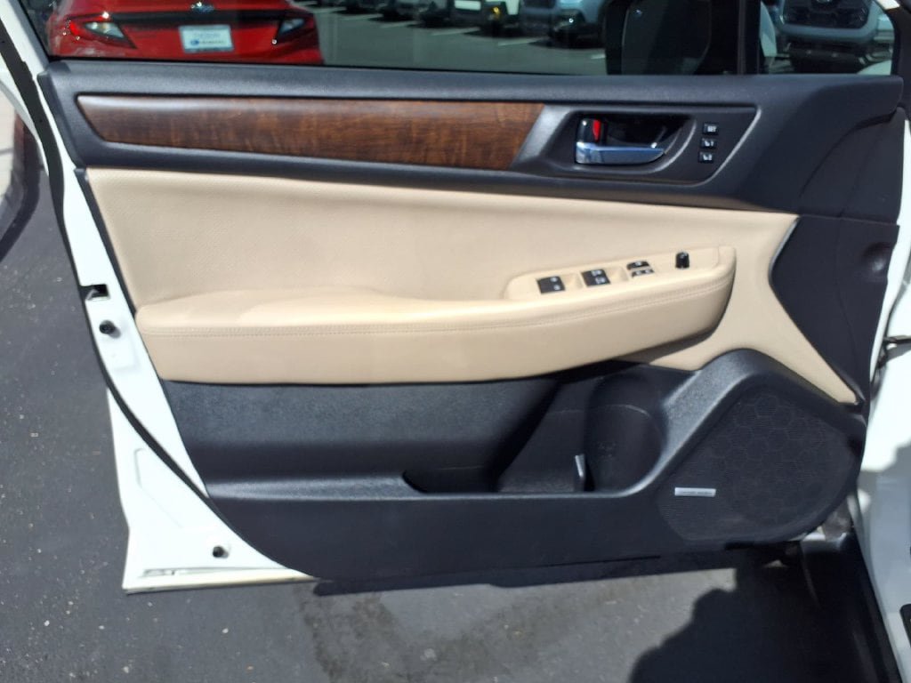 Used 2015 Subaru Outback 2.5i Limited AWD/4WD image 25