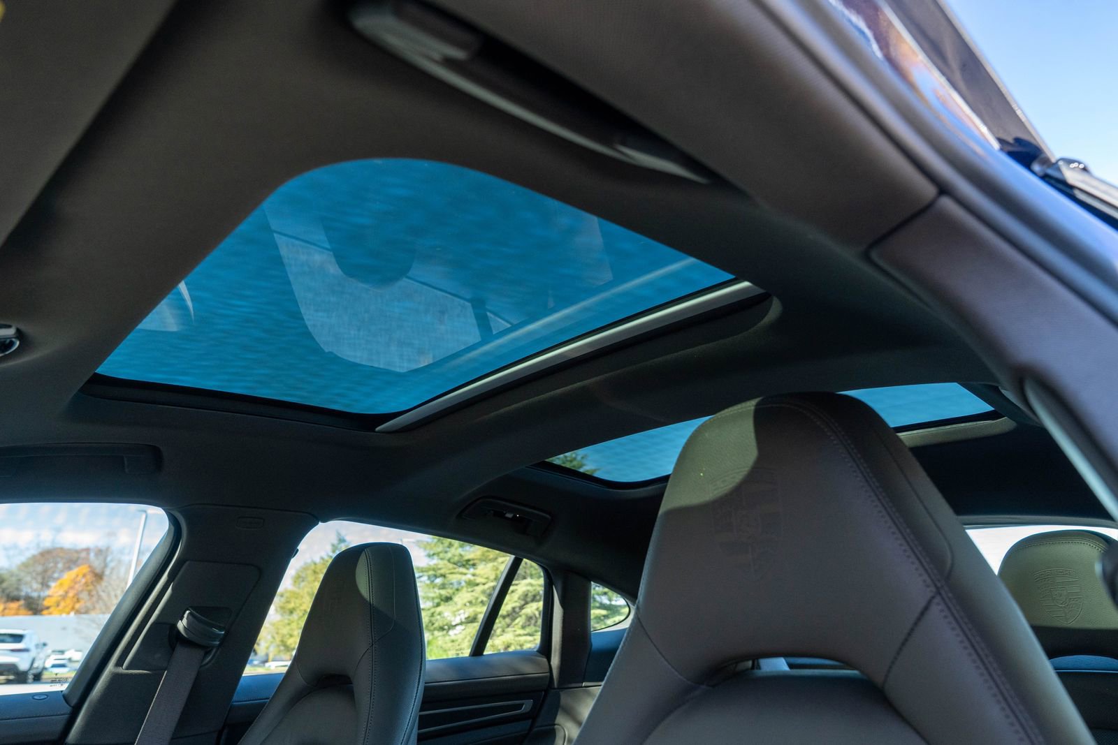 Certified 2023 Porsche Panamera Platinum Edition image 33