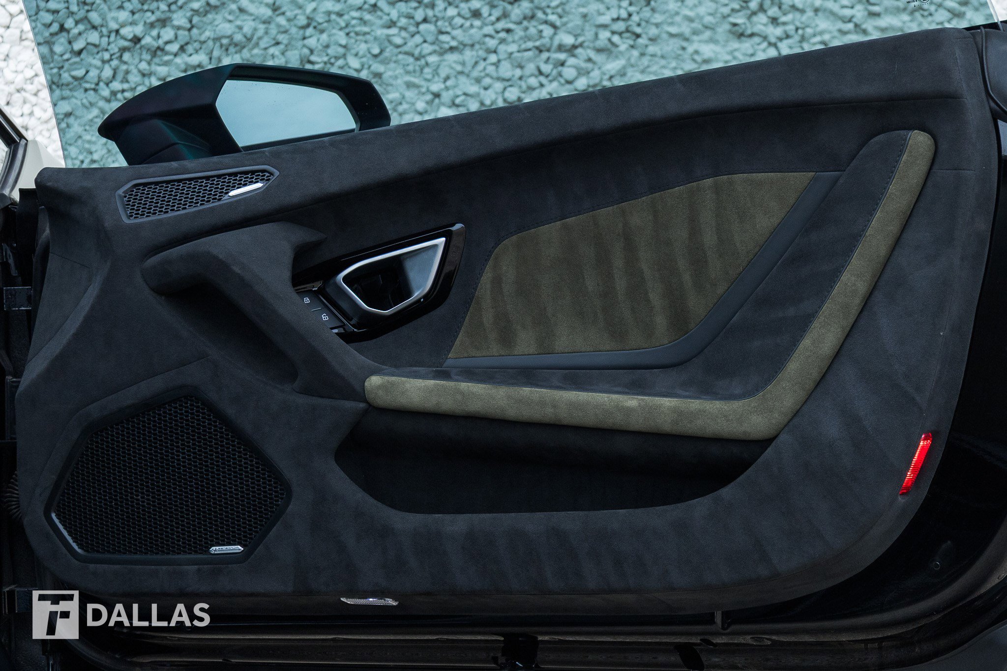 Used 2024 Lamborghini Huracan Sterrato AWD/4WD image 32