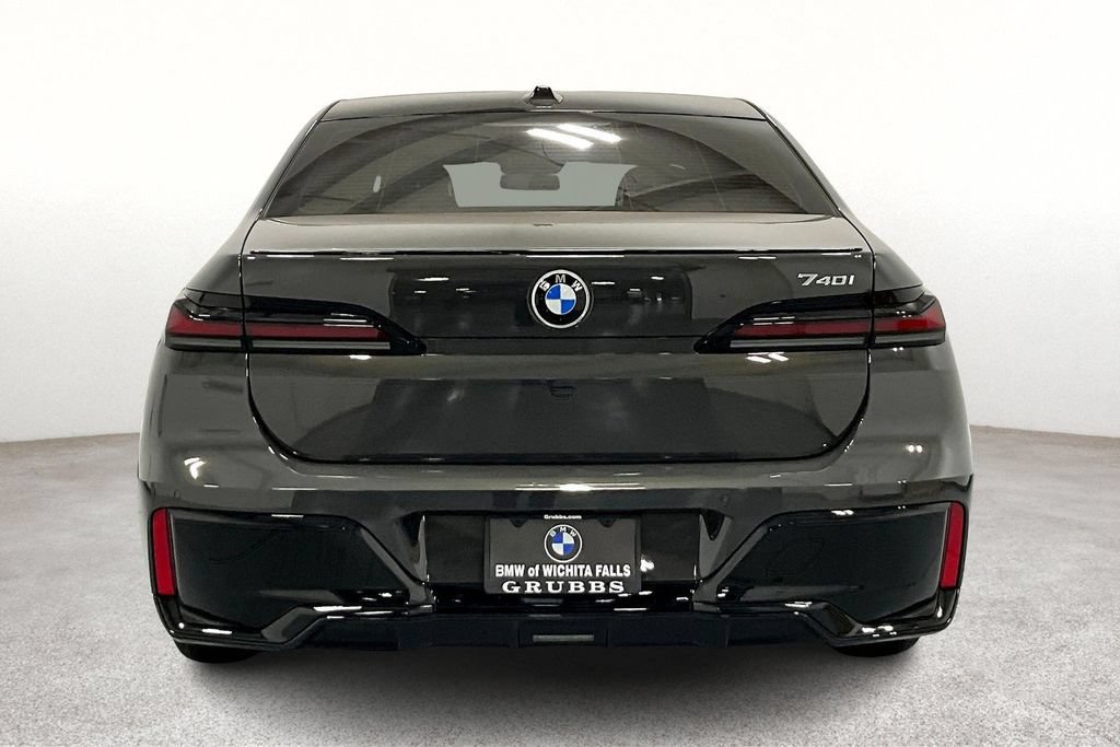 New 2026 BMW 740i RWD image 5