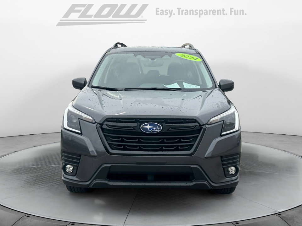 Used 2024 Subaru Forester Premium image 3