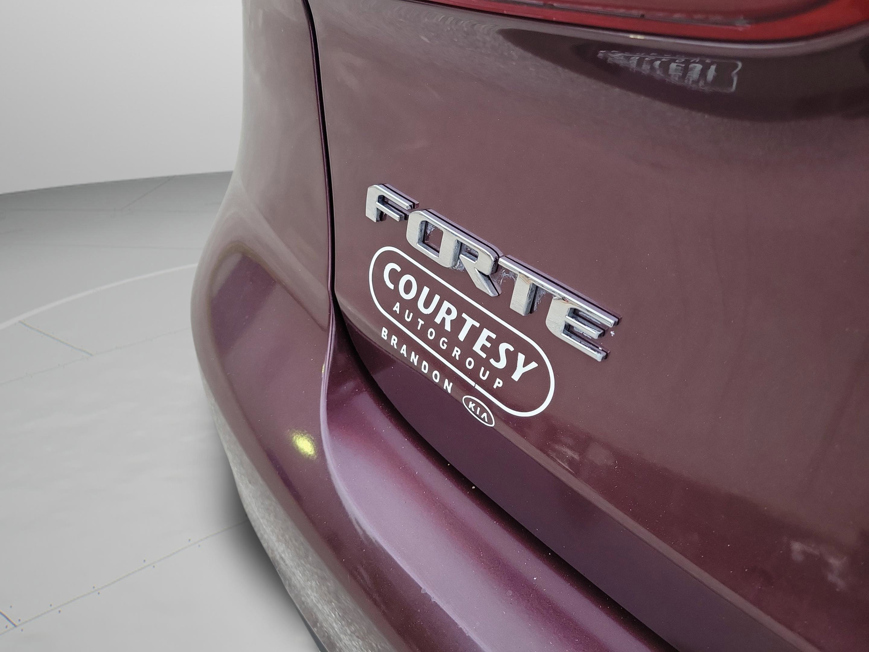 Used 2018 Kia Forte LX FWD image 30