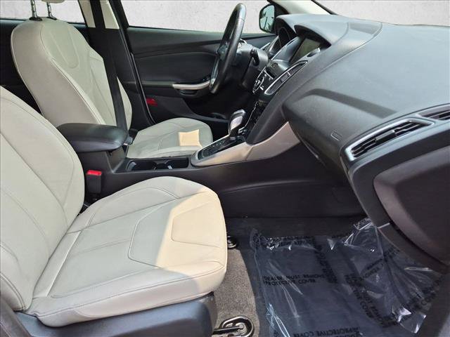 Used 2017 Ford Focus Titanium FWD image 21