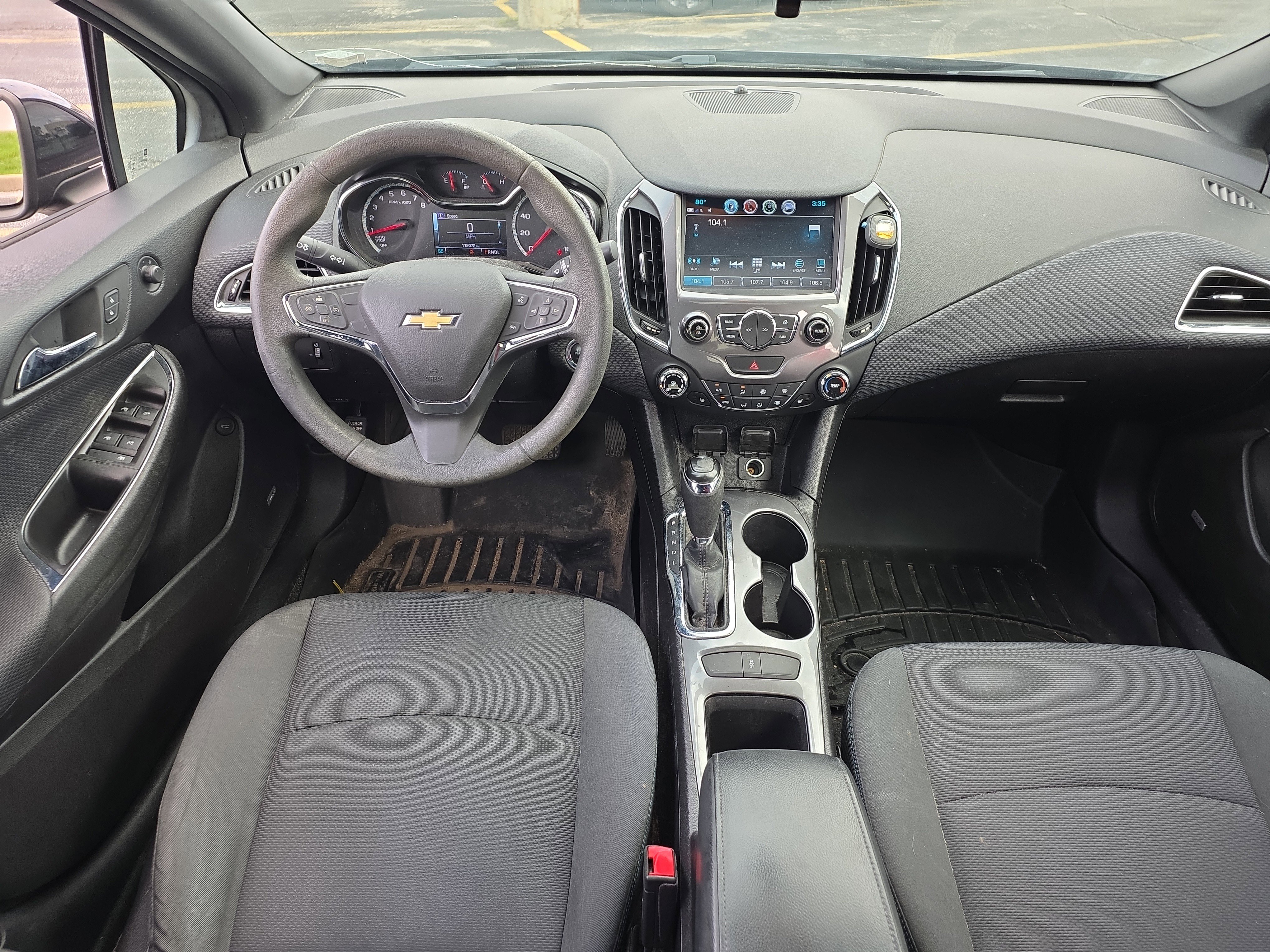 Used 2018 Chevrolet Cruze LT w/ Sun And Sound Package FWD image 11