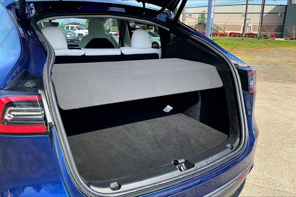 Used 2023 Tesla Model Y Long Range image 35