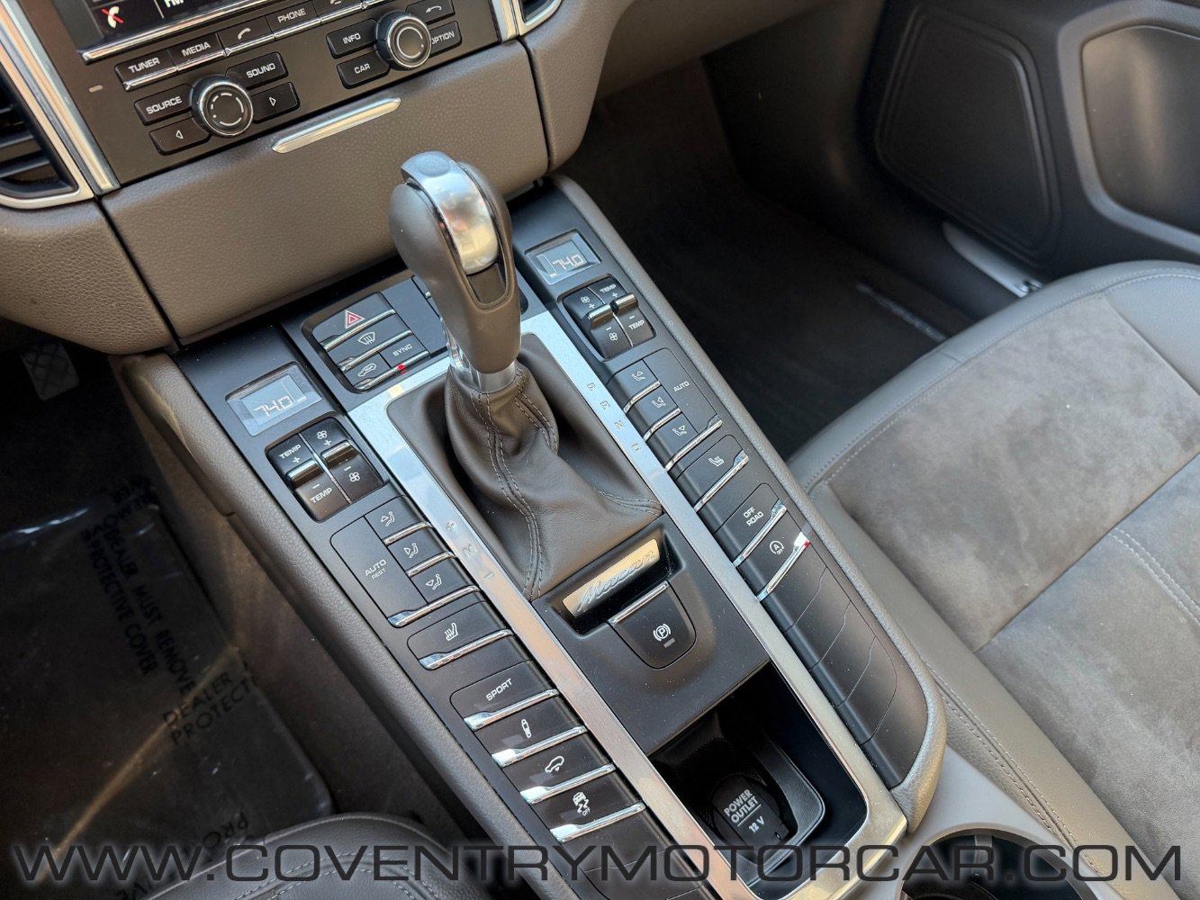 Used 2015 Porsche Macan S AWD/4WD image 25