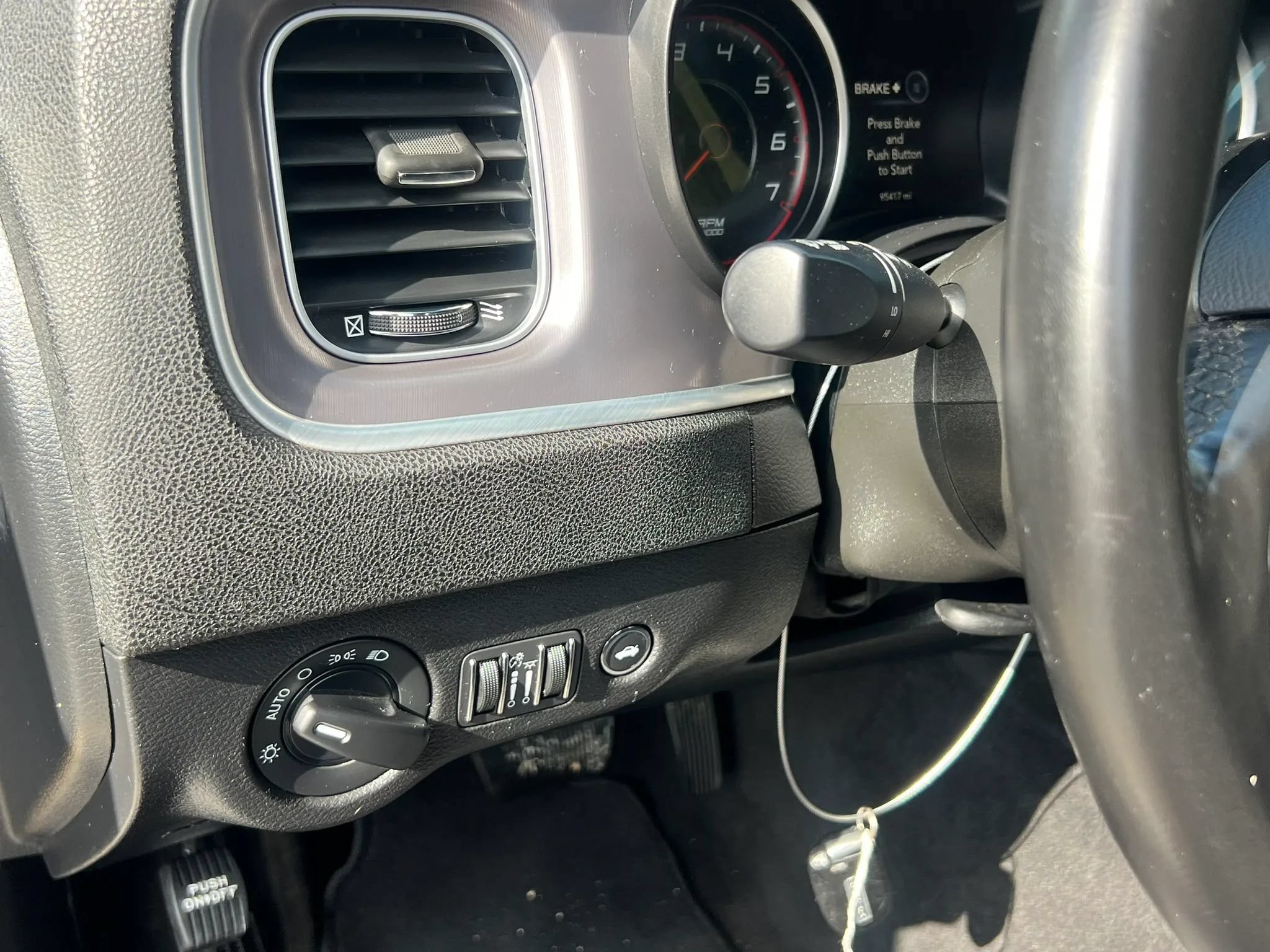 Used 2022 Dodge Charger SXT RWD image 13