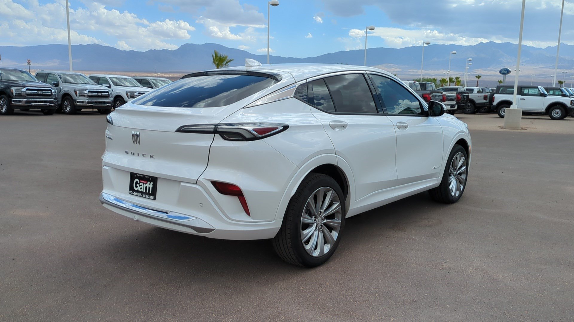 Used 2025 Buick Envista Avenir FWD image 3