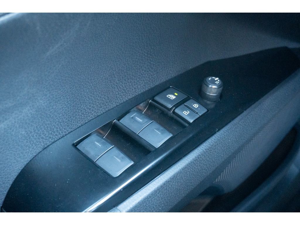 Used 2026 Toyota Camry SE FWD image 27