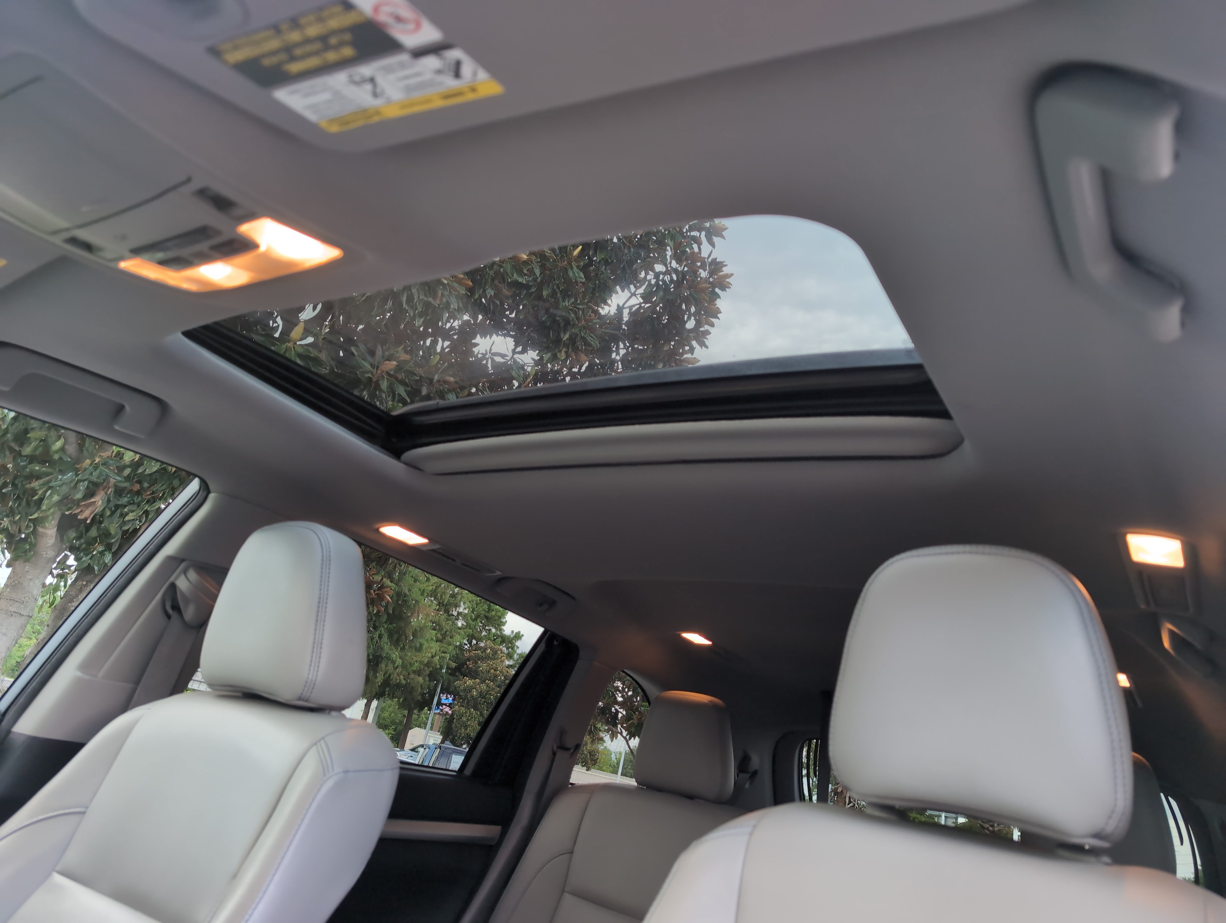 Used 2018 Toyota Highlander XLE AWD/4WD image 28