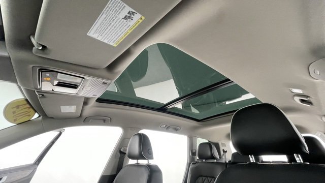 Used 2024 Volkswagen Atlas SEL Premium R-Line image 44