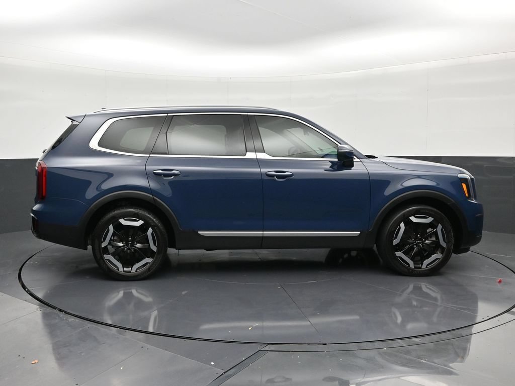 Used 2024 Kia Telluride S FWD image 6