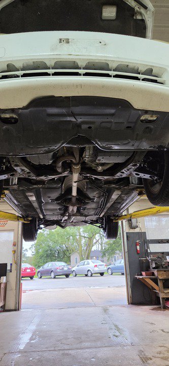 Used 2005 Toyota Camry XLE w/ VSC & Side Airbag Pkg FWD image 40