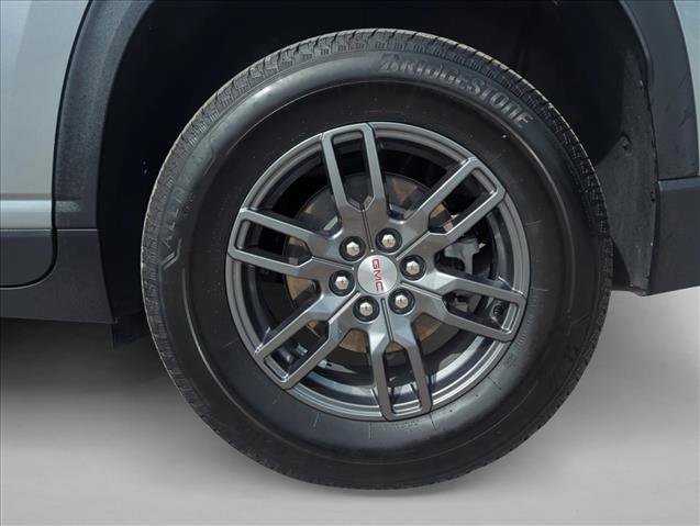 Used 2025 GMC Acadia Elevation FWD image 9