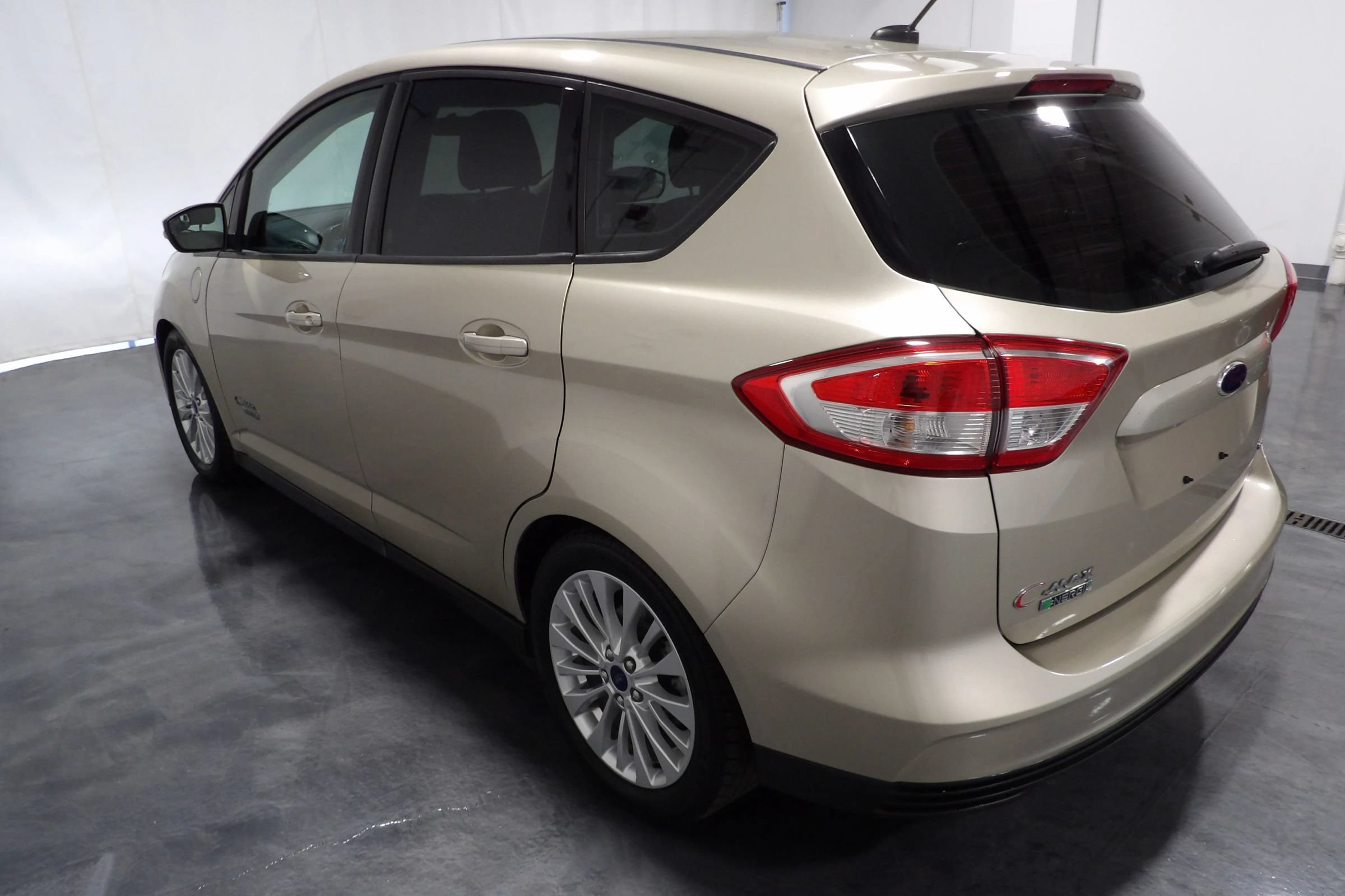 Used 2017 Ford C-MAX Energi SE FWD image 6