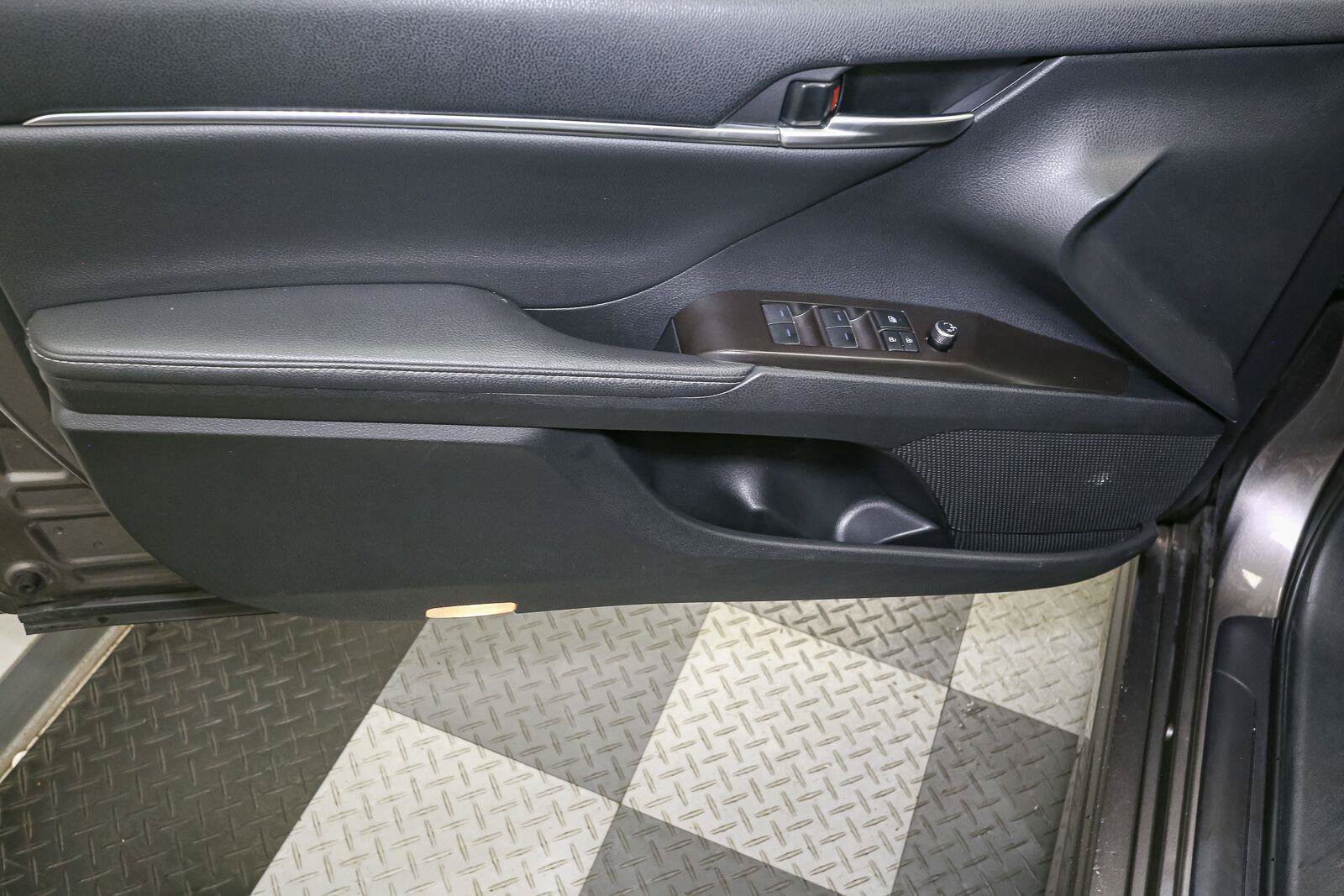 Used 2024 Toyota Camry XSE FWD image 38