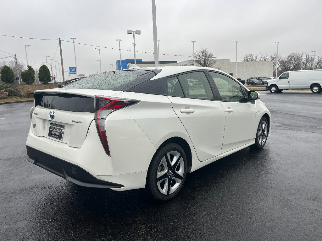 Used 2016 Toyota Prius Three Touring image 8