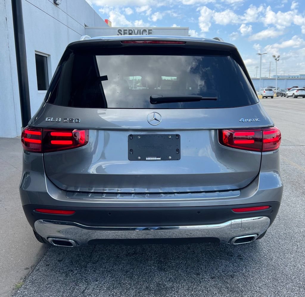 New 2026 Mercedes-Benz GLB 250 4MATIC image 7