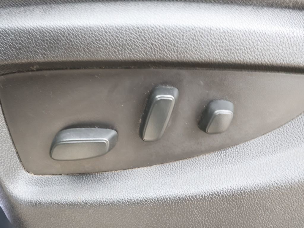 Used 2018 GMC Sierra 2500 SLE w/ Suspension Package, Off-Road image 13